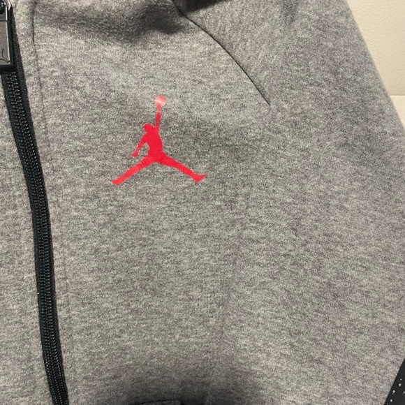 Jordan Gray Hoodie boys size 7 - Picture 2 of 5